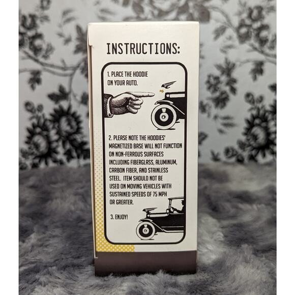 NWT LootCrate Exclusive 2016 CW The Flash Hoodies Collectible Auto Hood Ornament - Picture 3 of 5